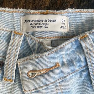 Abercrombie Ultra High Rise 90s Curve Love Jeans